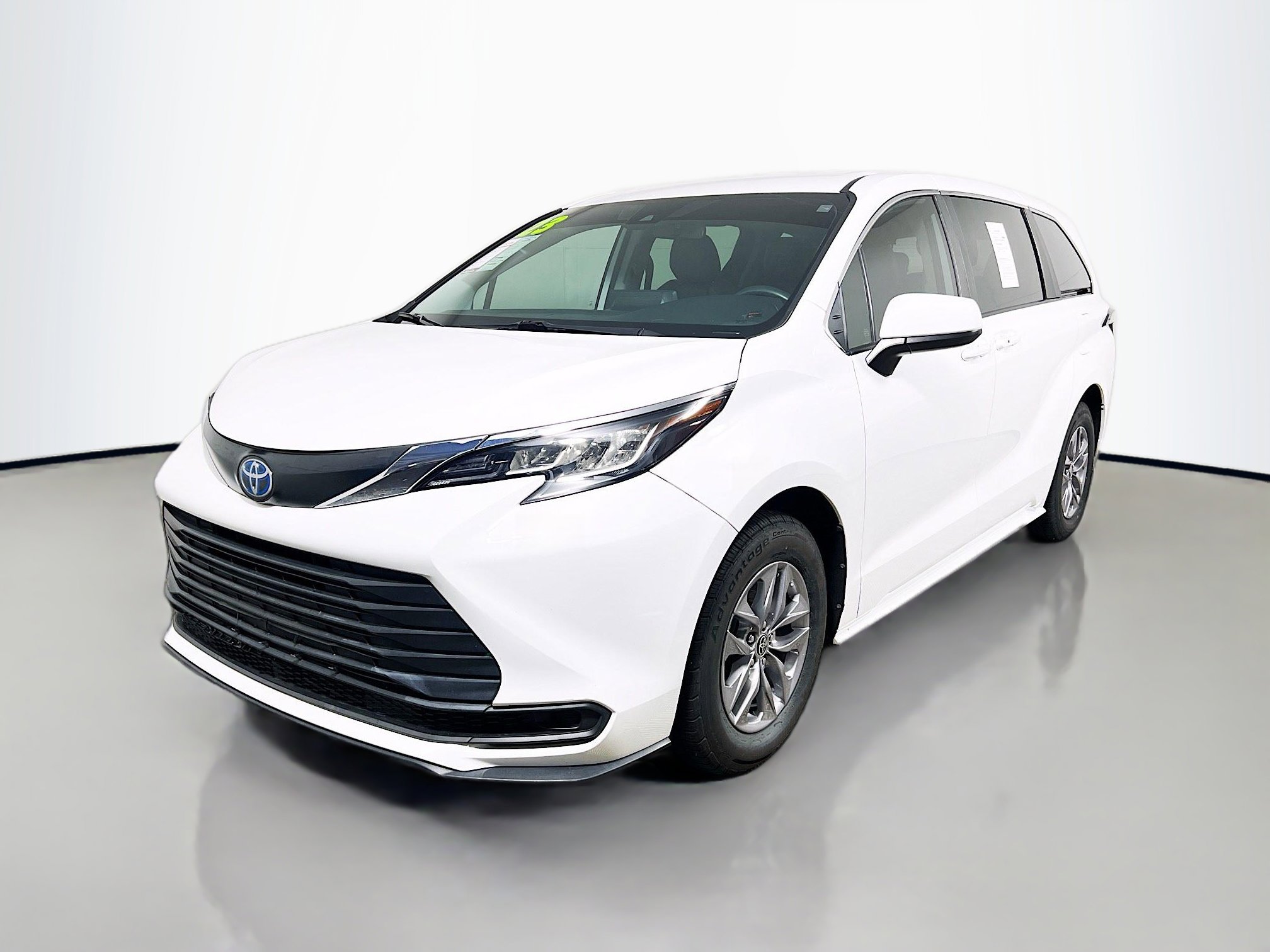 Used 2023 Toyota Sienna LE image 10