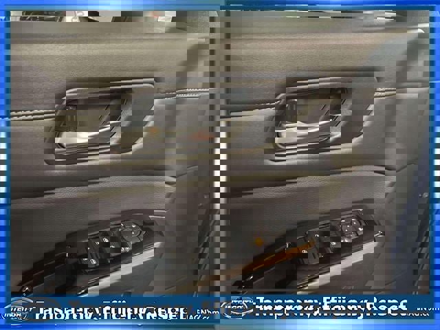 Used 2025 Nissan Pathfinder SL image 17