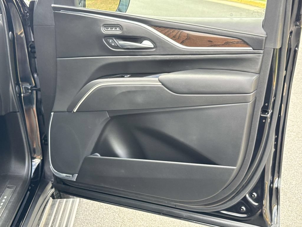 Used 2021 Cadillac Escalade ESV Sport Platinum w/ LPO, ONYX Package AWD/4WD image 27