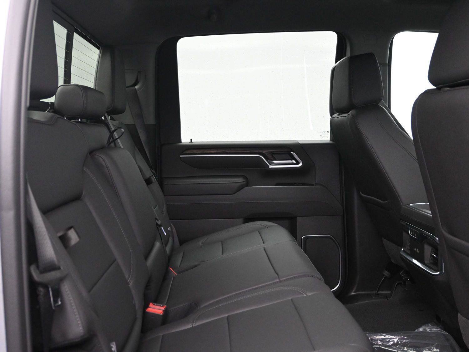 New 2026 GMC Sierra 2500 SLT w/ SLT Premium Package image 14