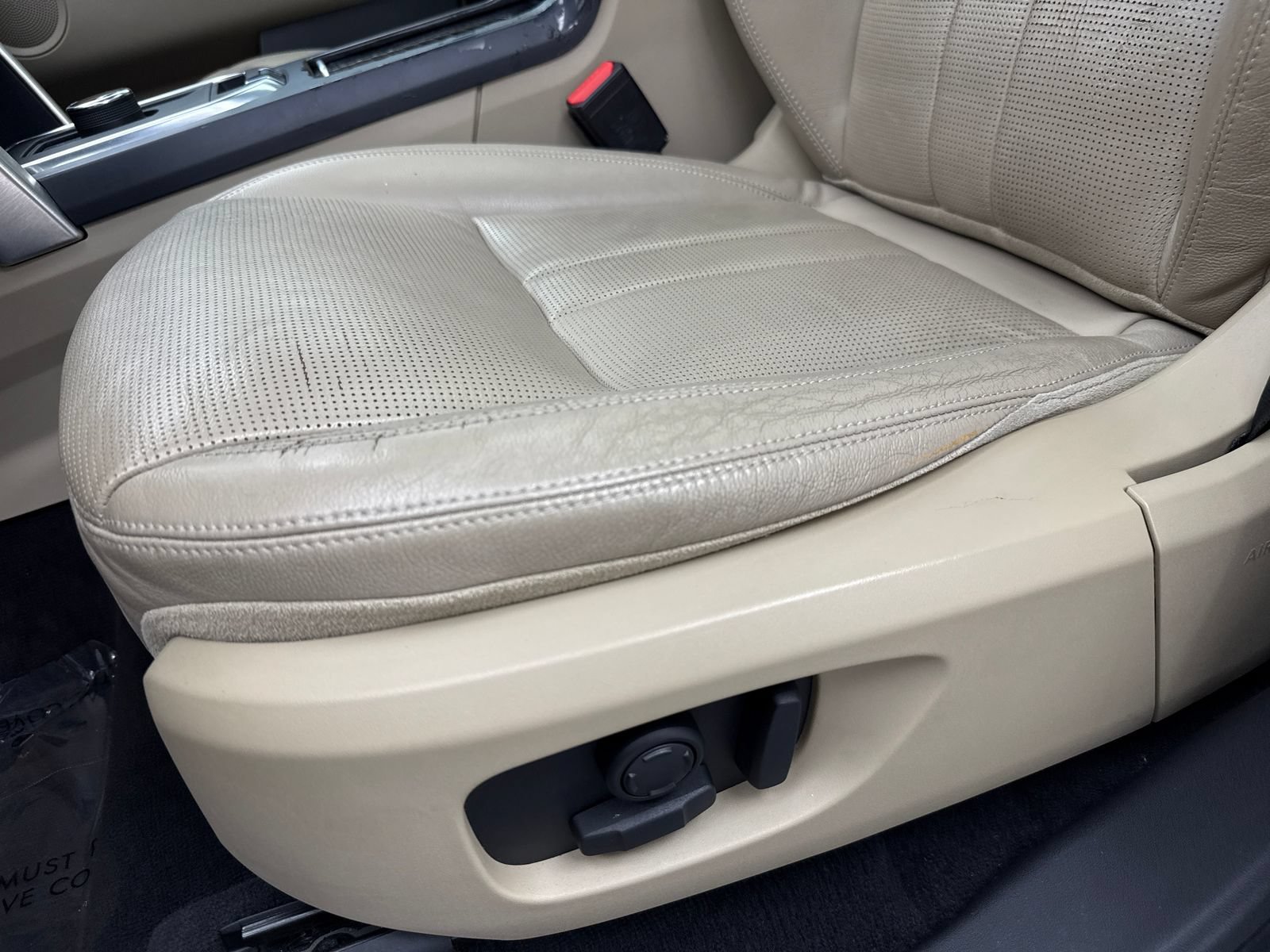 Used 2019 Land Rover Discovery Sport AWD/4WD image 35