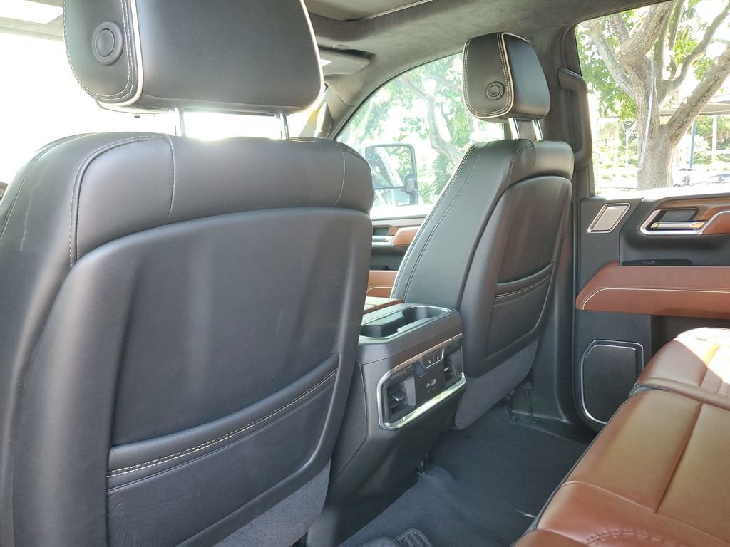 Certified 2025 GMC Sierra 2500 Denali Ultimate AWD/4WD image 15