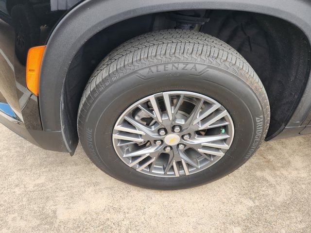 Used 2024 Chevrolet Traverse LT image 9