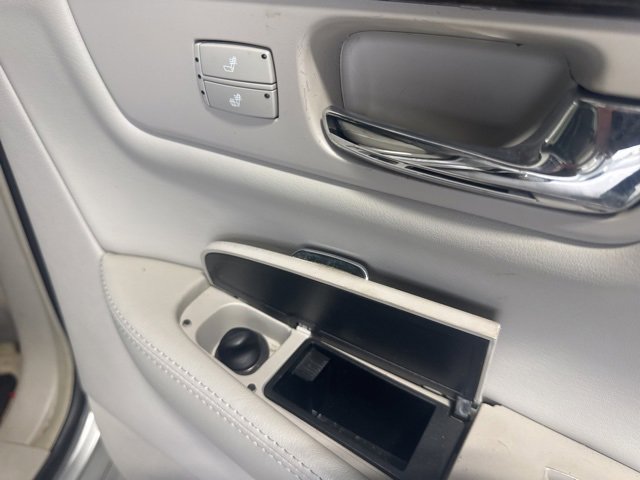 Used 2010 Cadillac DTS Luxury image 18