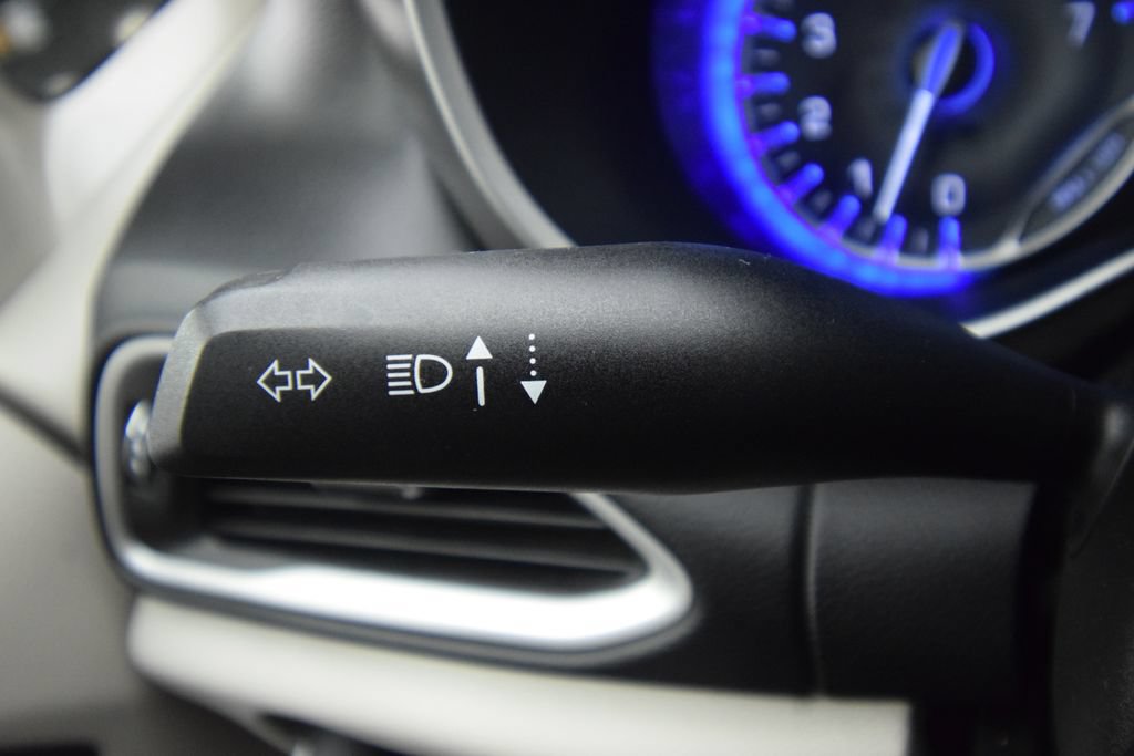 Used 2023 Chrysler Pacifica Touring-L FWD image 31