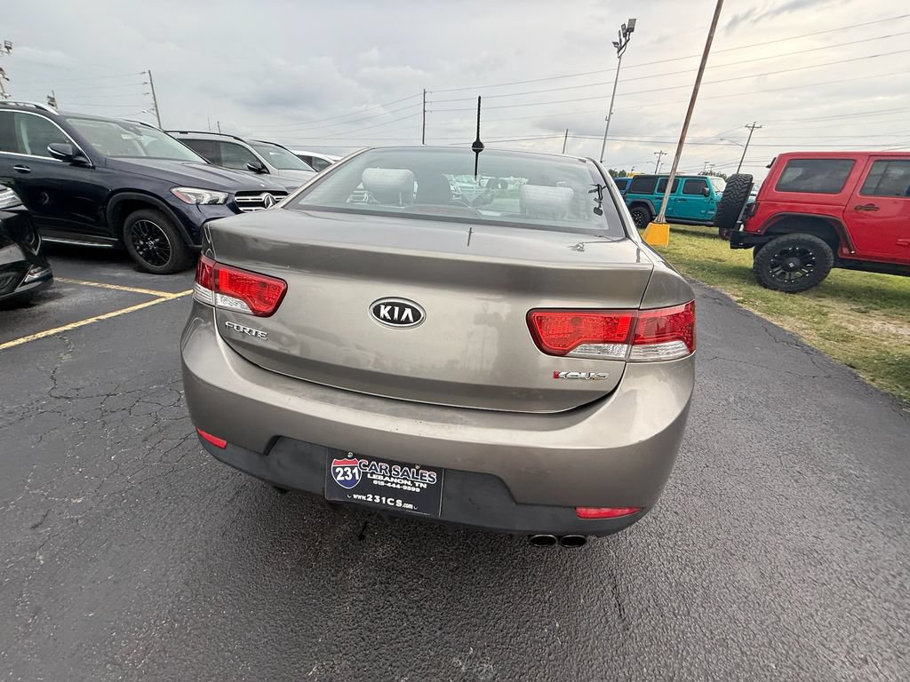 Used 2010 Kia Forte Koup SX FWD image 4