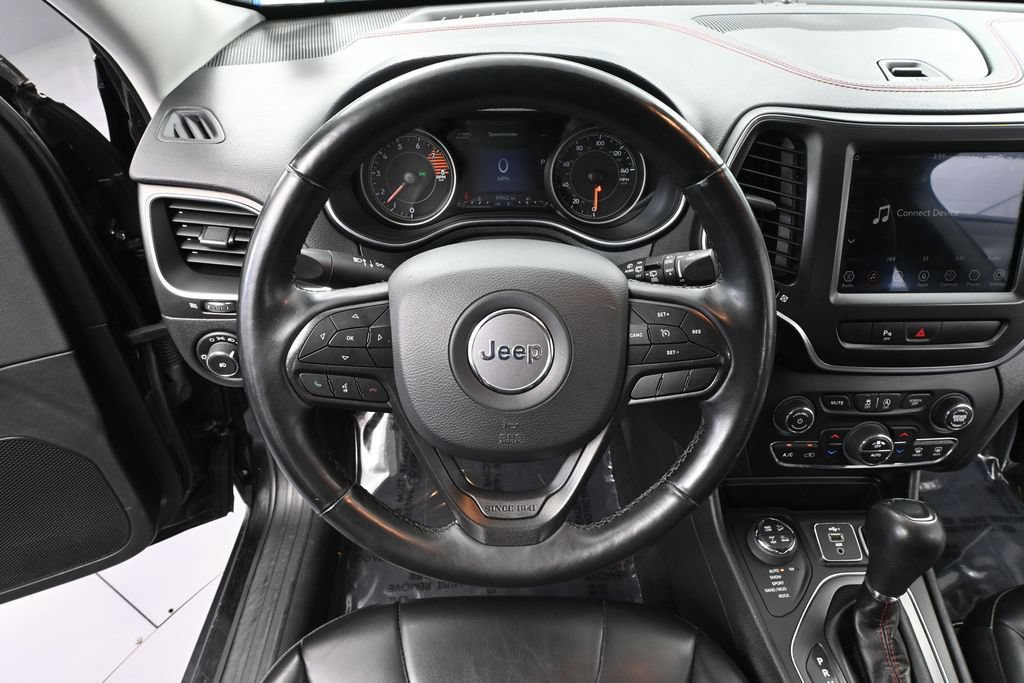 Used 2019 Jeep Cherokee Trailhawk w/ Cold Weather Group AWD/4WD image 26
