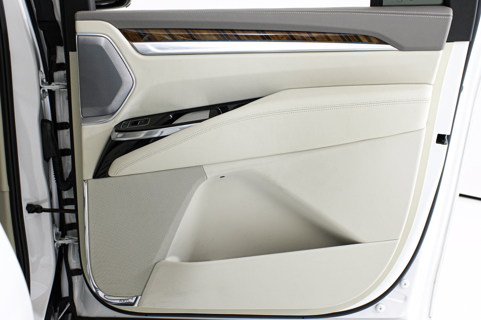 Used 2025 Cadillac Escalade ESV Sport Platinum RWD image 25
