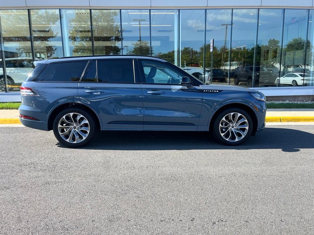 Used 2026 Lincoln Aviator AWD image 9