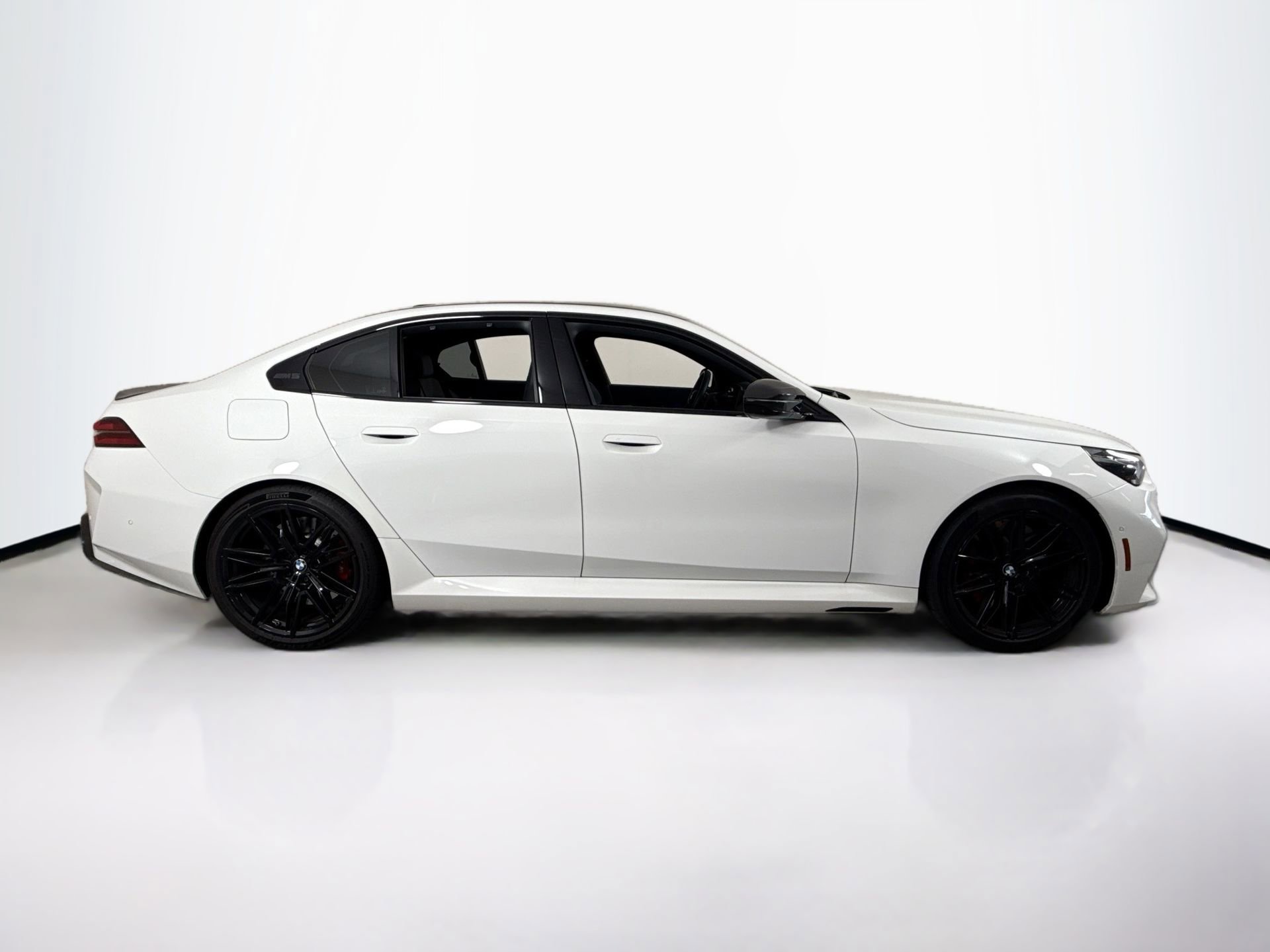Used 2025 BMW M5 w/ Carbon Package AWD/4WD image 8