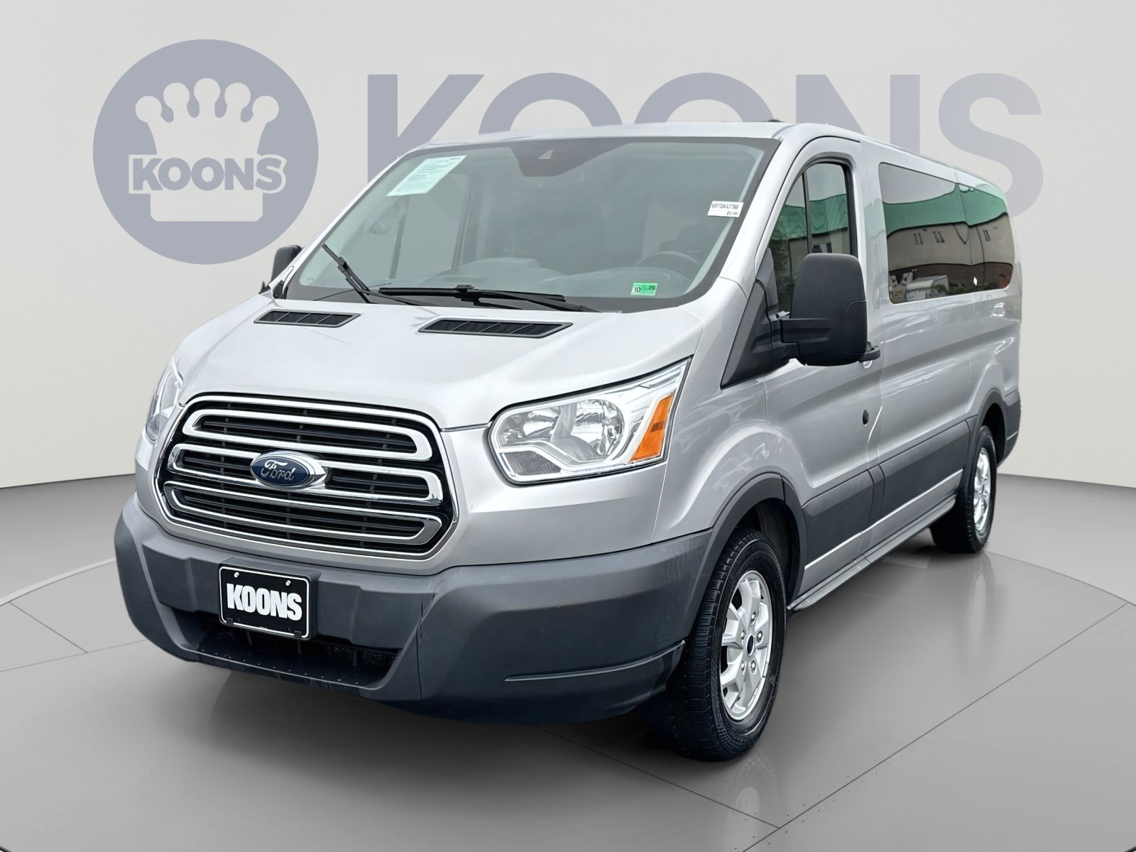 Used 2016 Ford Transit 150 XLT RWD image 5