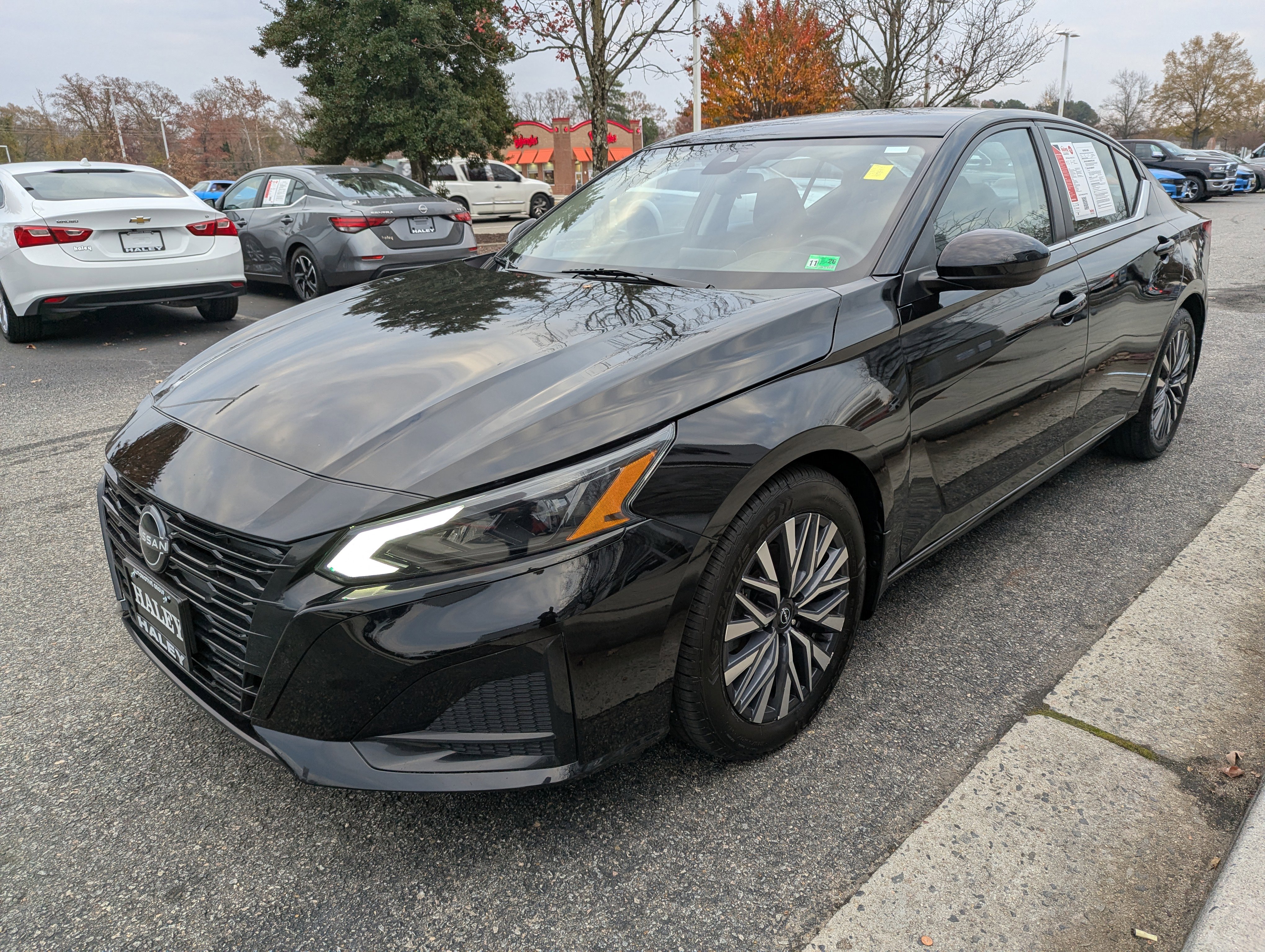 Used 2023 Nissan Altima 2.5 SV image 4