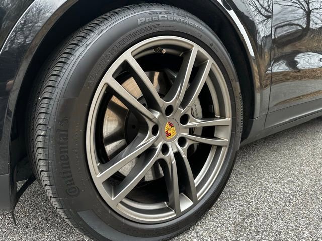 Used 2023 Porsche Cayenne S Platinum image 10