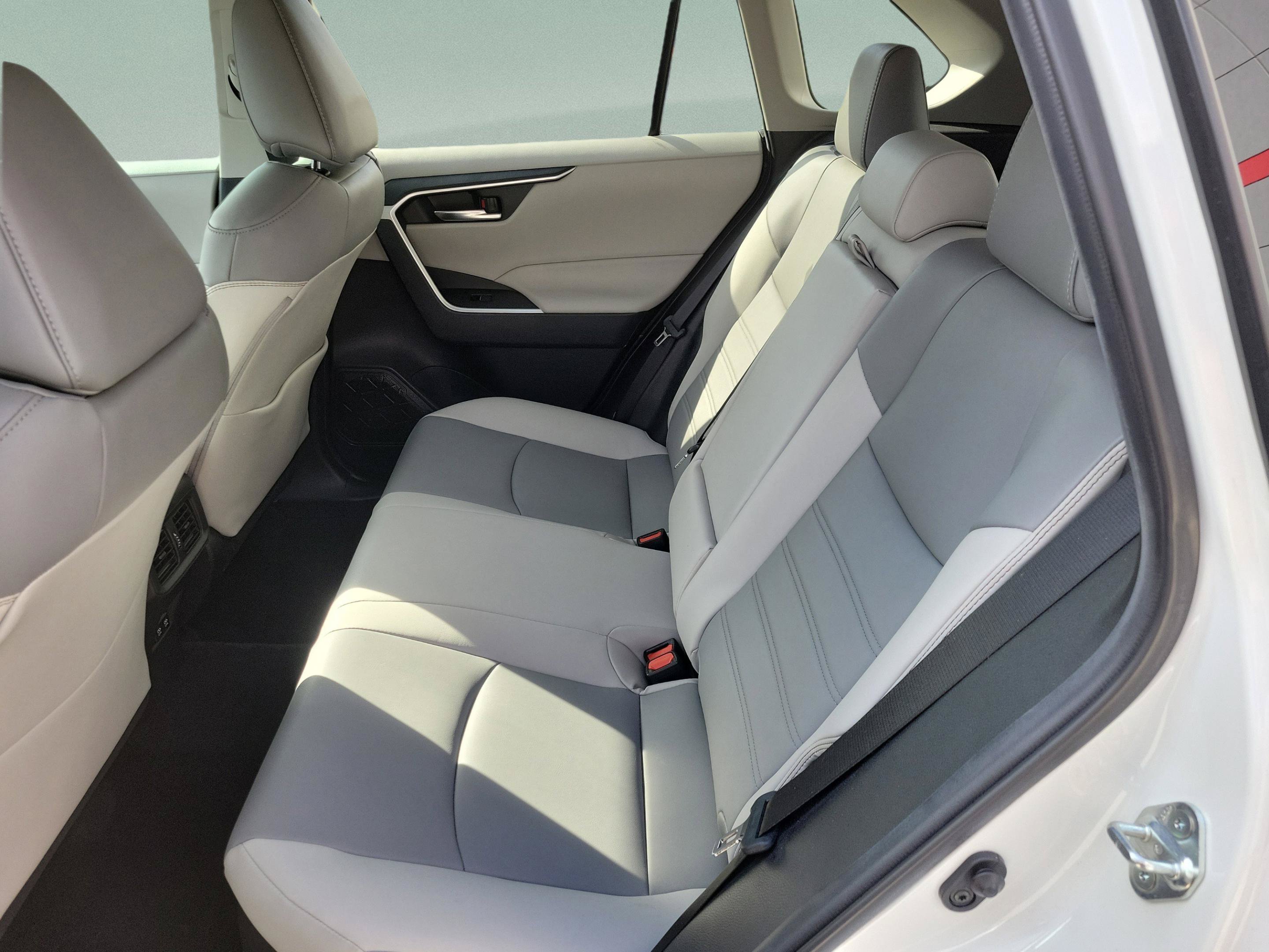 Certified 2021 Toyota RAV4 XLE Premium AWD/4WD image 12
