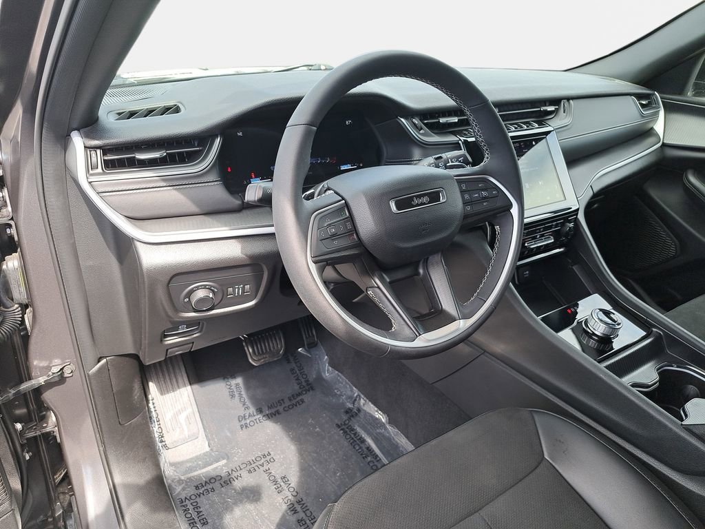 Used 2024 Jeep Grand Cherokee Altitude AWD/4WD image 50