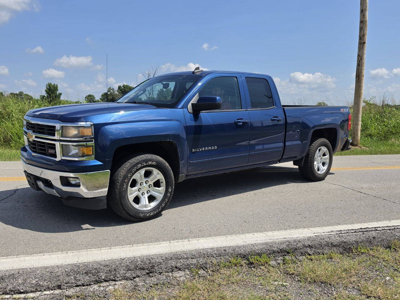 Used 2015 Chevrolet Silverado 1500 LT w/ All Star Edition AWD/4WD image 2