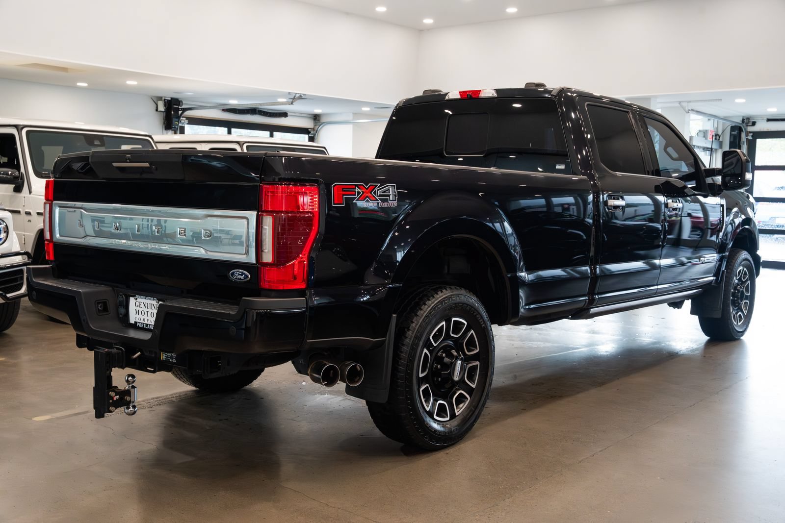 Used 2021 Ford F350 Limited w/ FX4 Off-Road Package AWD/4WD image 4