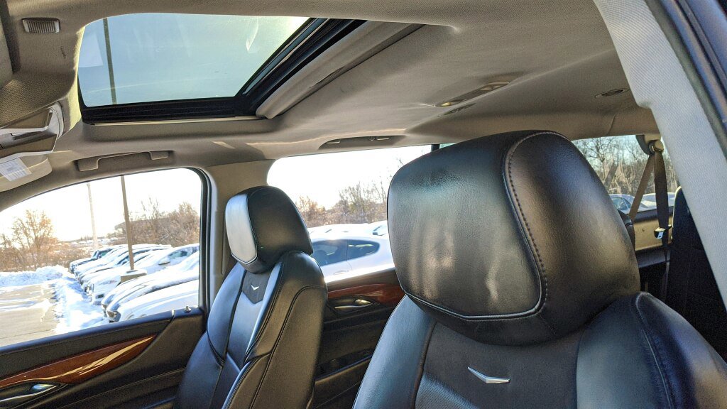 Used 2017 Cadillac Escalade ESV Luxury AWD/4WD image 27