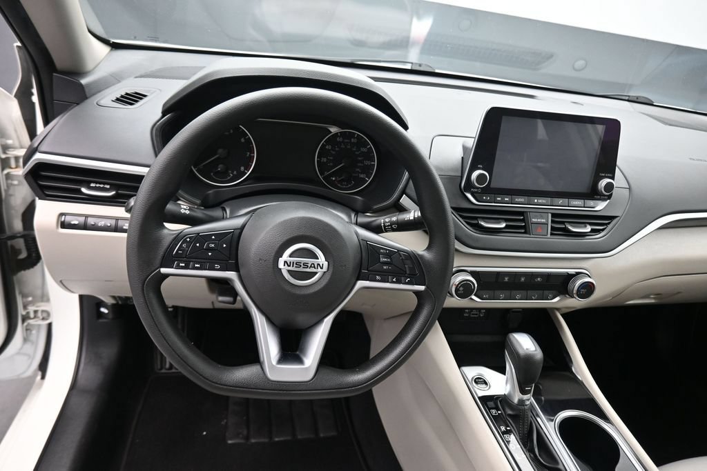 Used 2021 Nissan Altima 2.5 SV FWD image 14