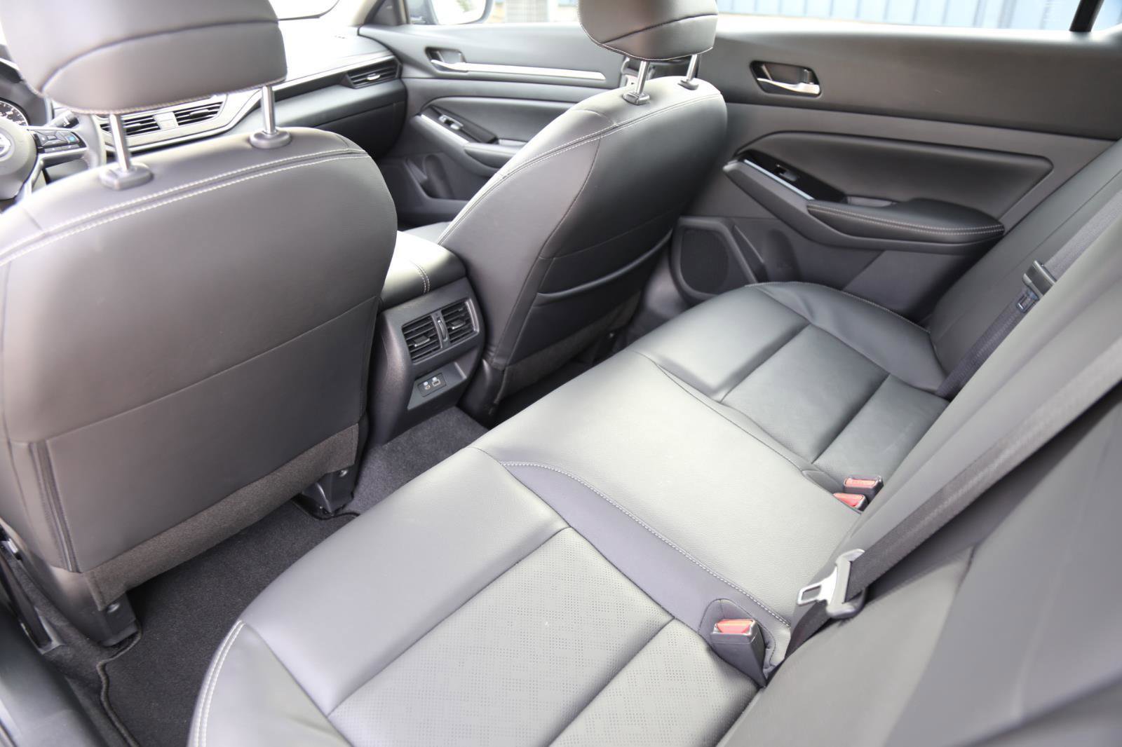 Used 2025 Nissan Altima 2.5 SR w/ SR Premium Package FWD image 19