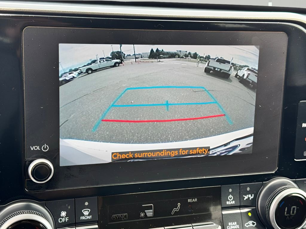 Used 2024 Toyota Highlander LE image 14