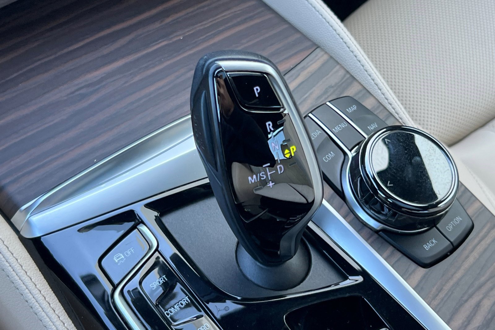 Certified 2023 BMW 530i xDrive w/ Executive Package image 18