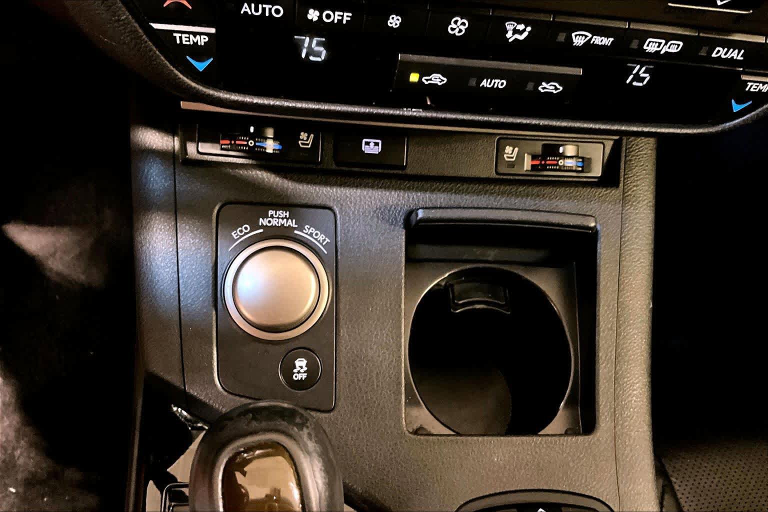 Used 2014 Lexus ES 350 w/ Luxury Package FWD image 27