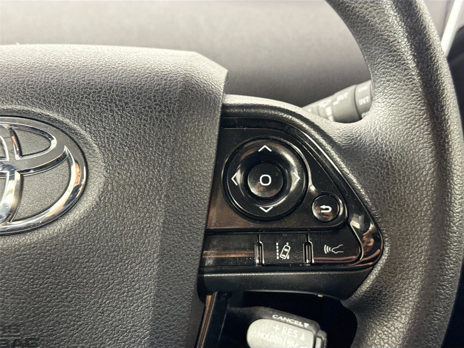 Certified 2022 Toyota Prius LE image 17