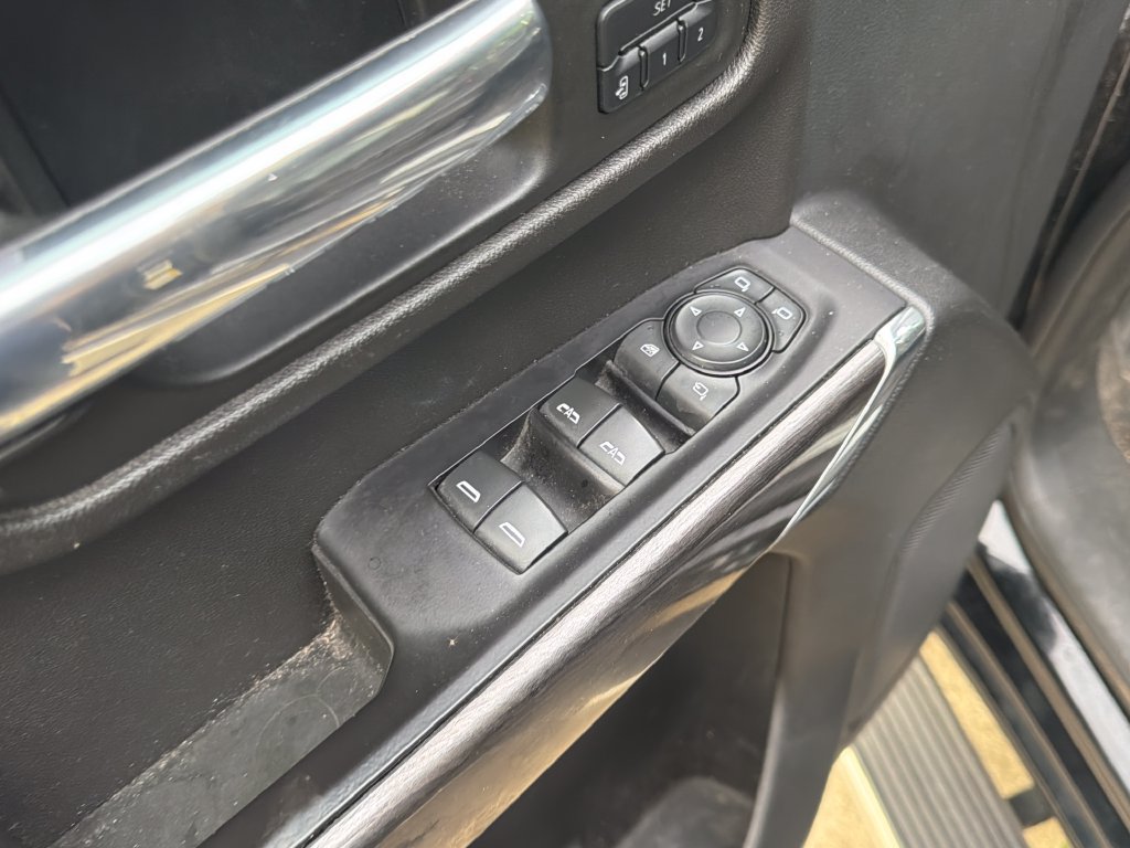 Used 2019 Chevrolet Silverado 1500 LTZ w/ LTZ Plus Package RWD image 17