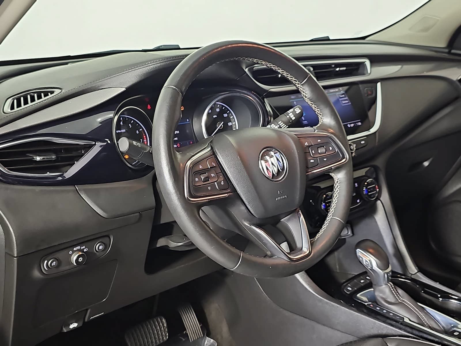 Used 2023 Buick Encore GX Essence w/ Experience Buick Package FWD image 15