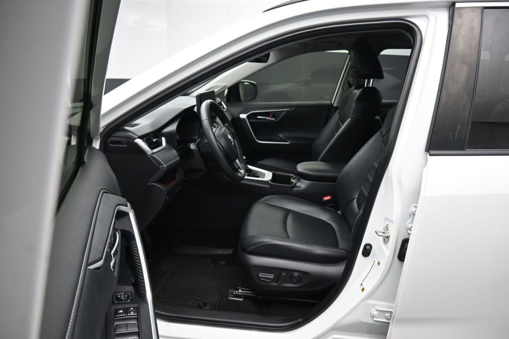 Used 2023 Toyota RAV4 Limited FWD image 11