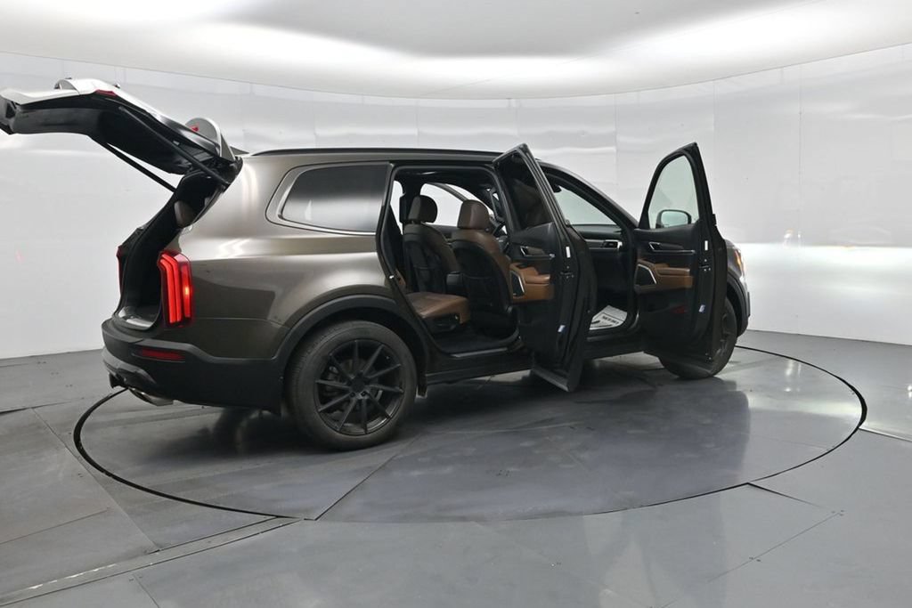 Used 2022 Kia Telluride SX w/ SX Prestige Package AWD/4WD image 4