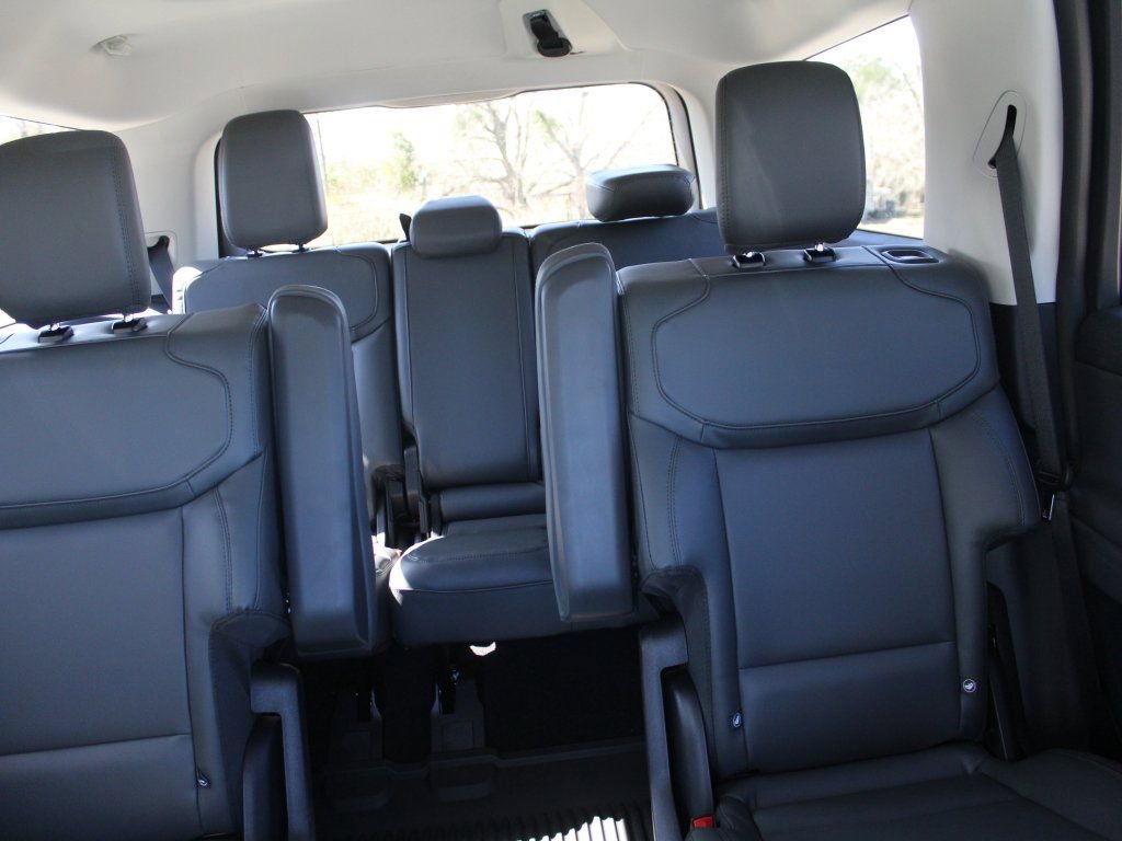 New 2026 Ford Expedition Active image 22