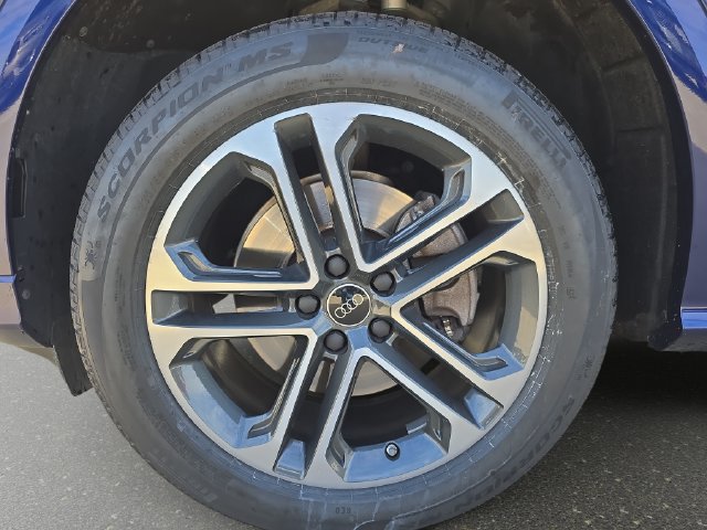Certified 2025 Audi Q5 Premium w/ Convenience Package AWD/4WD image 37