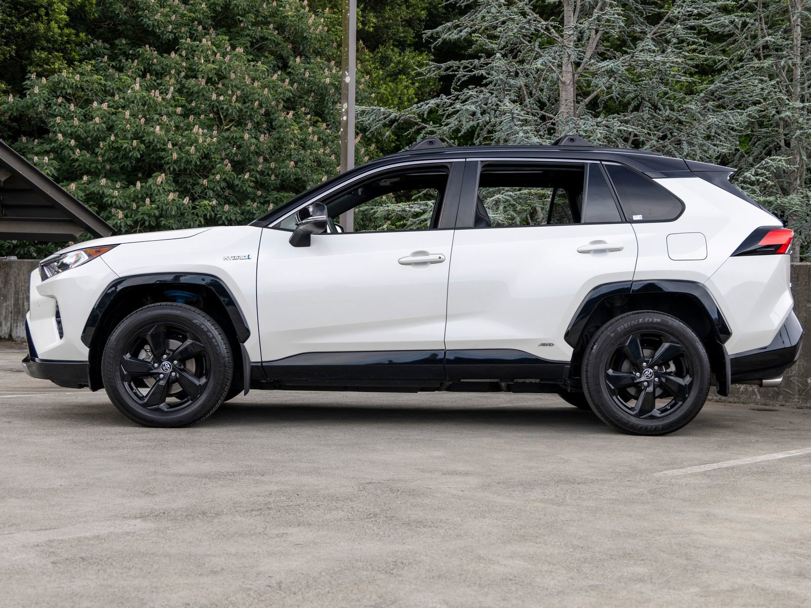Used 2019 Toyota RAV4 XSE AWD/4WD image 2