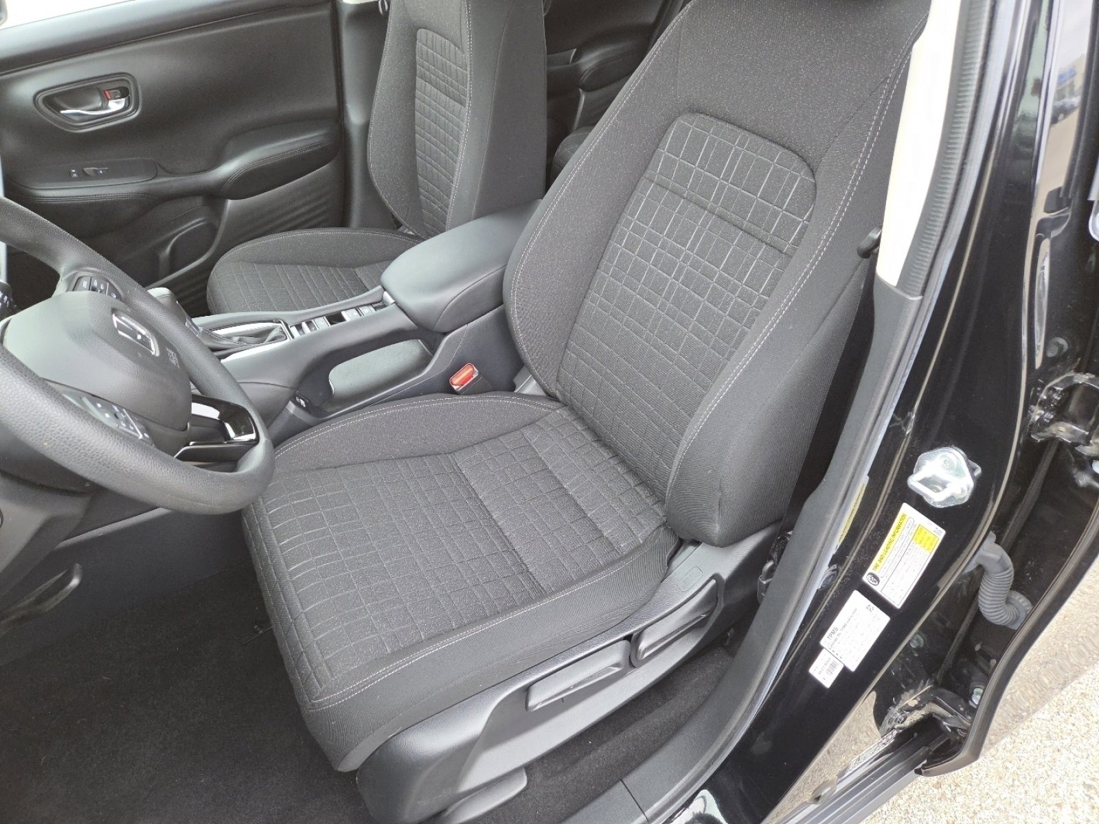 Used 2023 Honda HR-V LX image 21