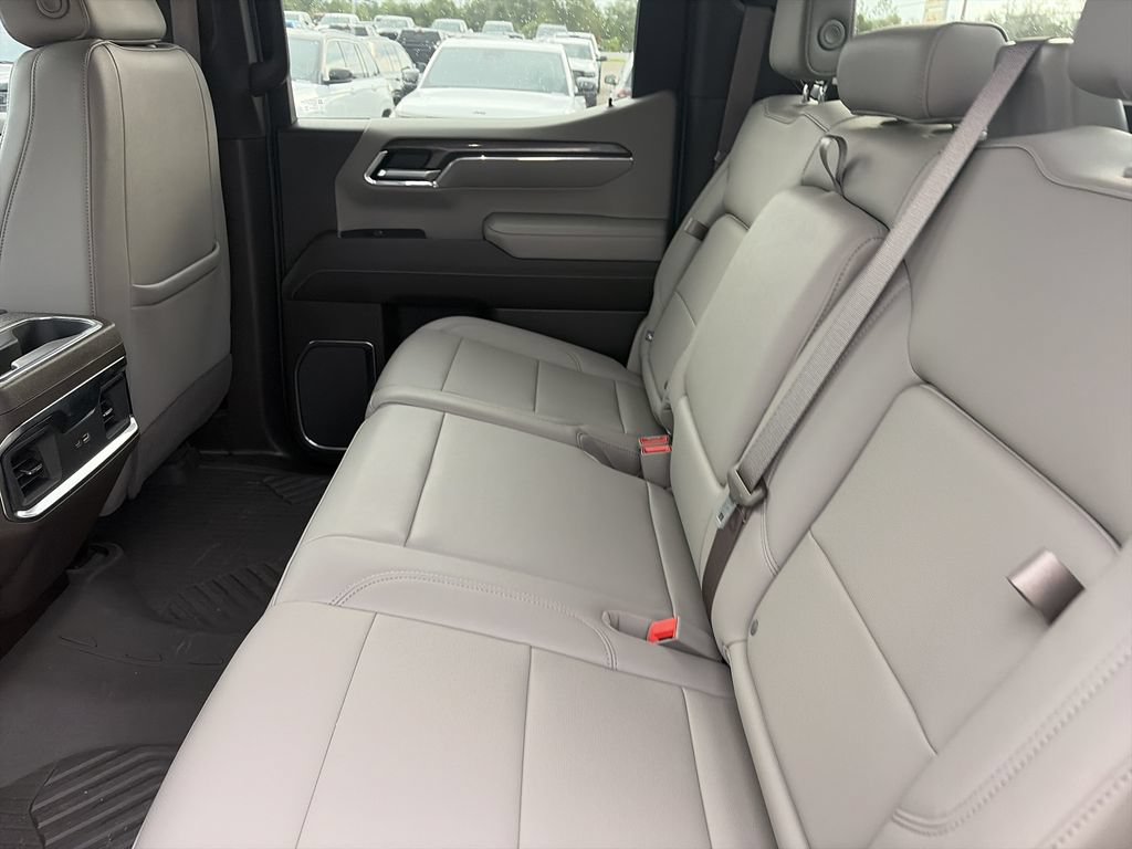 Used 2024 Chevrolet Silverado 1500 LTZ AWD/4WD image 30