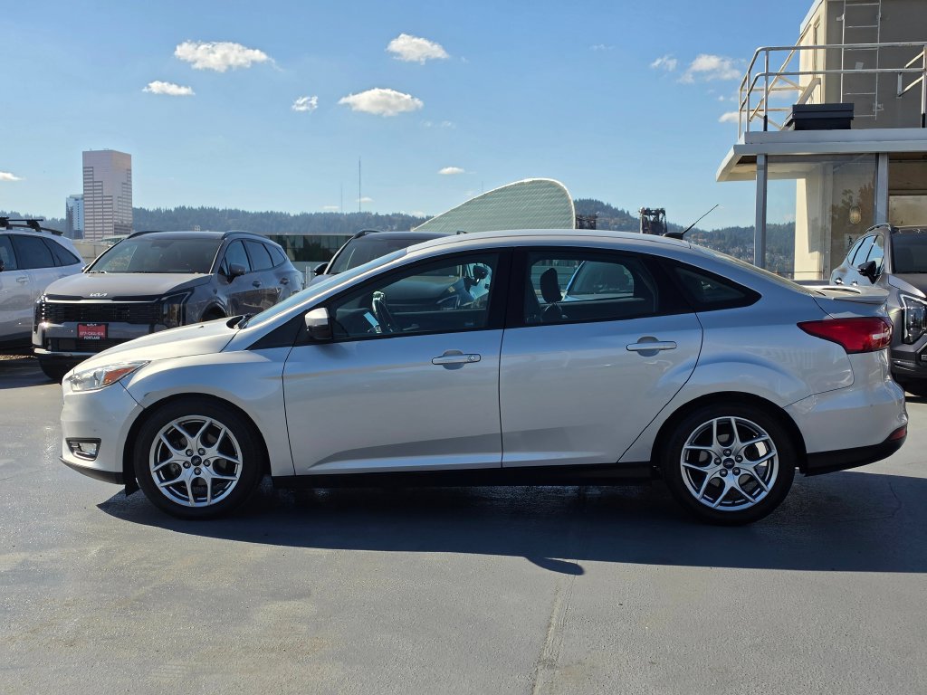 Used 2015 Ford Focus SE w/ Equipment Group 201A FWD image 6