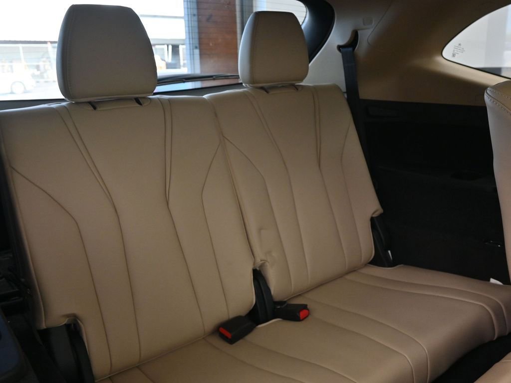 Used 2023 Acura MDX FWD w/ Technology Package image 18