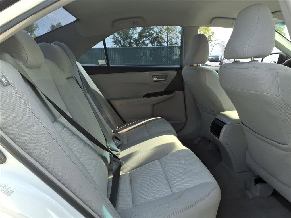 Used 2015 Toyota Camry LE image 16