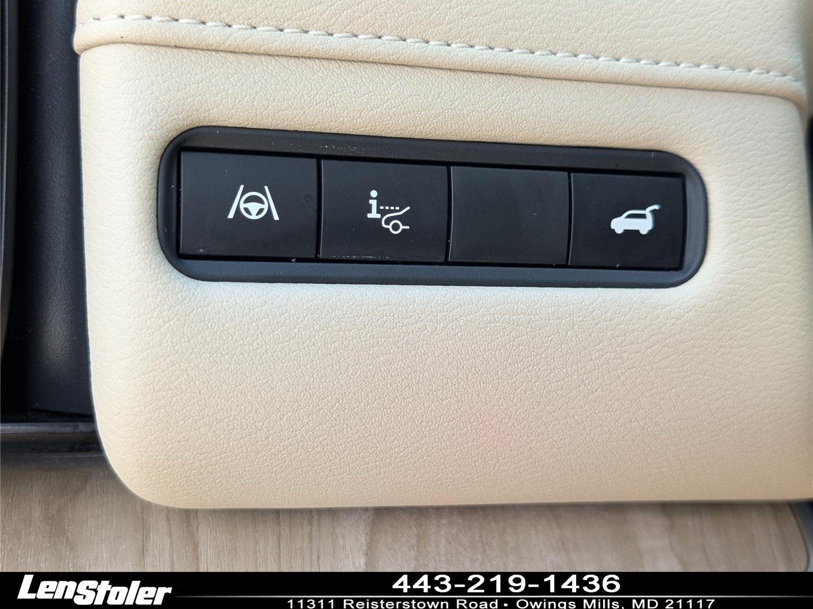 Used 2025 Nissan Armada Platinum Reserve w/ Convenience Package AWD/4WD image 25
