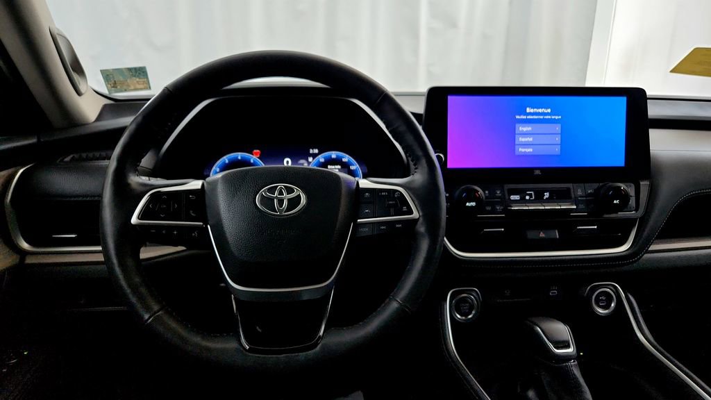 Certified 2025 Toyota Grand Highlander AWD image 29