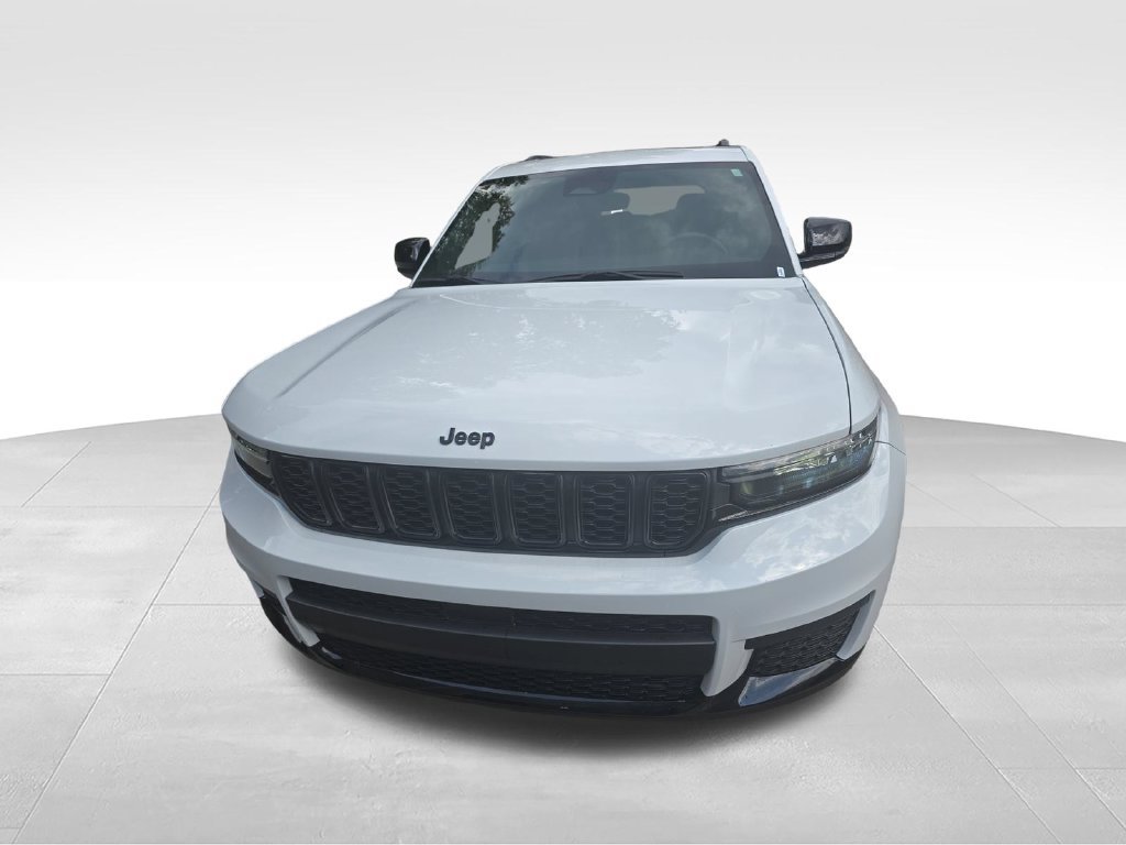 Used 2024 Jeep Grand Cherokee L Altitude AWD/4WD image 10