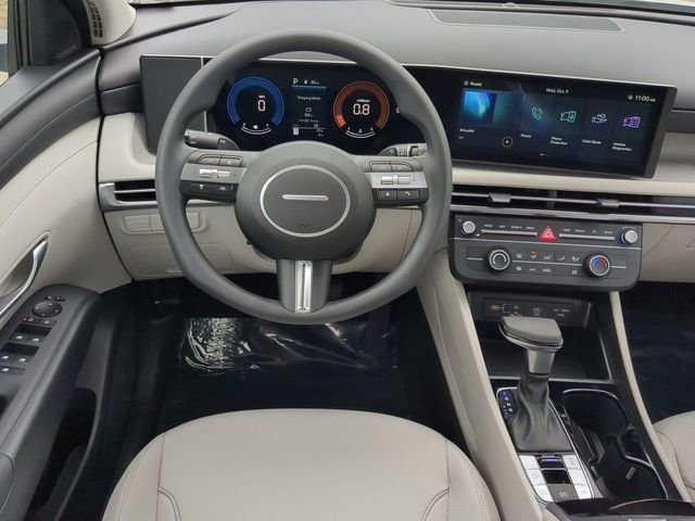 New 2025 Hyundai Tucson SE image 16