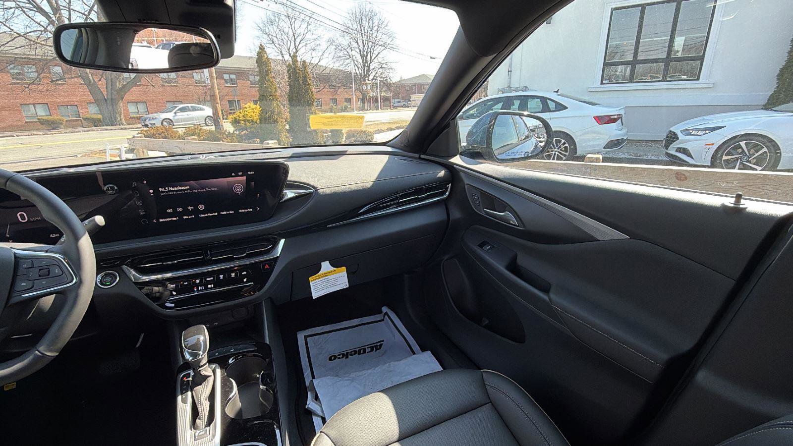 New 2025 Buick Envista Avenir image 33