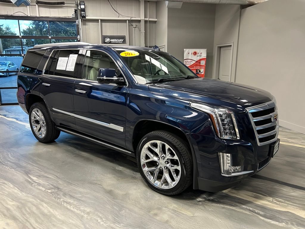 Used 2017 Cadillac Escalade Premium Luxury AWD/4WD image 29