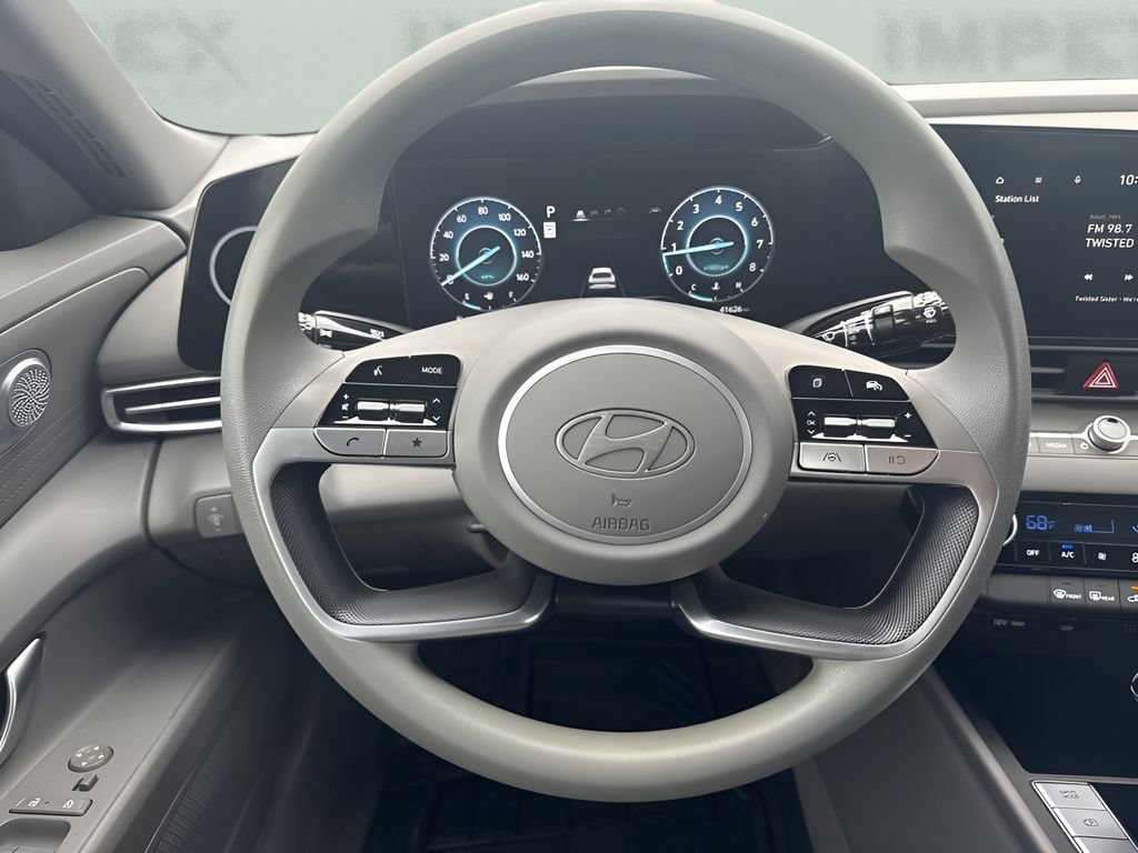 Used 2024 Hyundai Elantra SEL FWD image 12