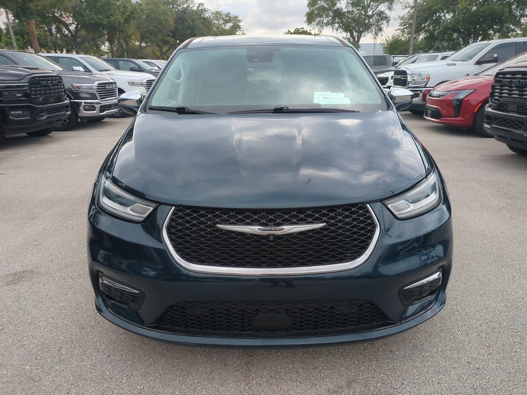 Used 2022 Chrysler Pacifica Limited FWD image 4