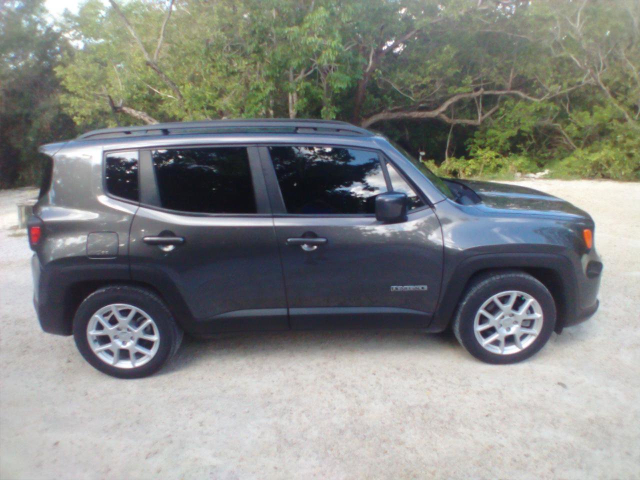 Used 2020 Jeep Renegade Latitude image 5