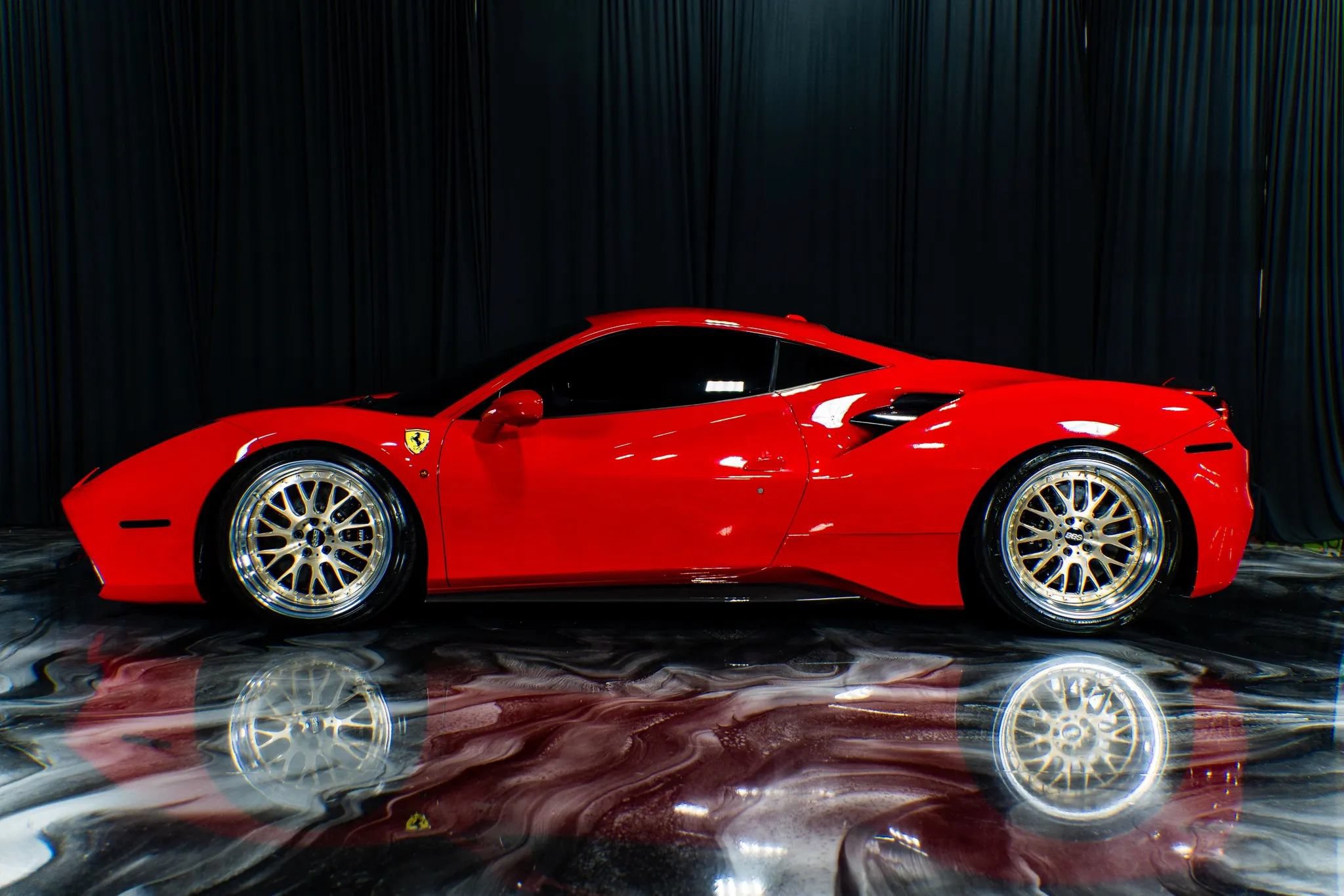 Used 2016 Ferrari 488 GTB RWD image 8
